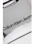 Calvin Klein Jeans Kabelka strieborná farba - Pepit.sk