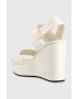 Calvin Klein Jeans Sandále WEDGE SANDAL BADGE dámske biela farba na kline YW0YW01028 - Pepit.sk