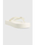 Calvin Klein Jeans Žabky BEACH SANDAL FLATFOR dámske biela farba na platforme YW0YW01092 - Pepit.sk