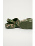 Crocs Šľapky Classic Pritned Camo Clog RINTED.CAMO.CLOG.206454-ARMYGREEN/ pánske zelená farba 206454 - Pepit.sk