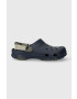 Crocs Šľapky Classic All Terain Clog pánske tmavomodrá farba 206340 - Pepit.sk