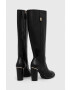 Tommy Hilfiger Kožené čižmy FEMININE TH HARDWARE LONGBOOT dámske čierna farba na podpätku FW0FW07541 - Pepit.sk