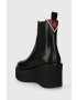 Tommy Hilfiger Kožené topánky chelsea ELEVATED WEDGE BOOTIE dámske čierna farba na kline FW0FW07657 - Pepit.sk