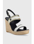 Tommy Hilfiger Sandále GOLDEN WEBBING WEDGE dámske tmavomodrá farba na kline FW0FW07089 - Pepit.sk