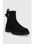 Tommy Hilfiger Semišové topánky BELT BOOTIE NUBUCK dámske čierna farba na plochom podpätku FW0FW07478 - Pepit.sk