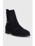 Tommy Hilfiger Semišové topánky TOMMY ESSENTIALS BOOT dámske tmavomodrá farba na plochom podpätku FW0FW07474 - Pepit.sk