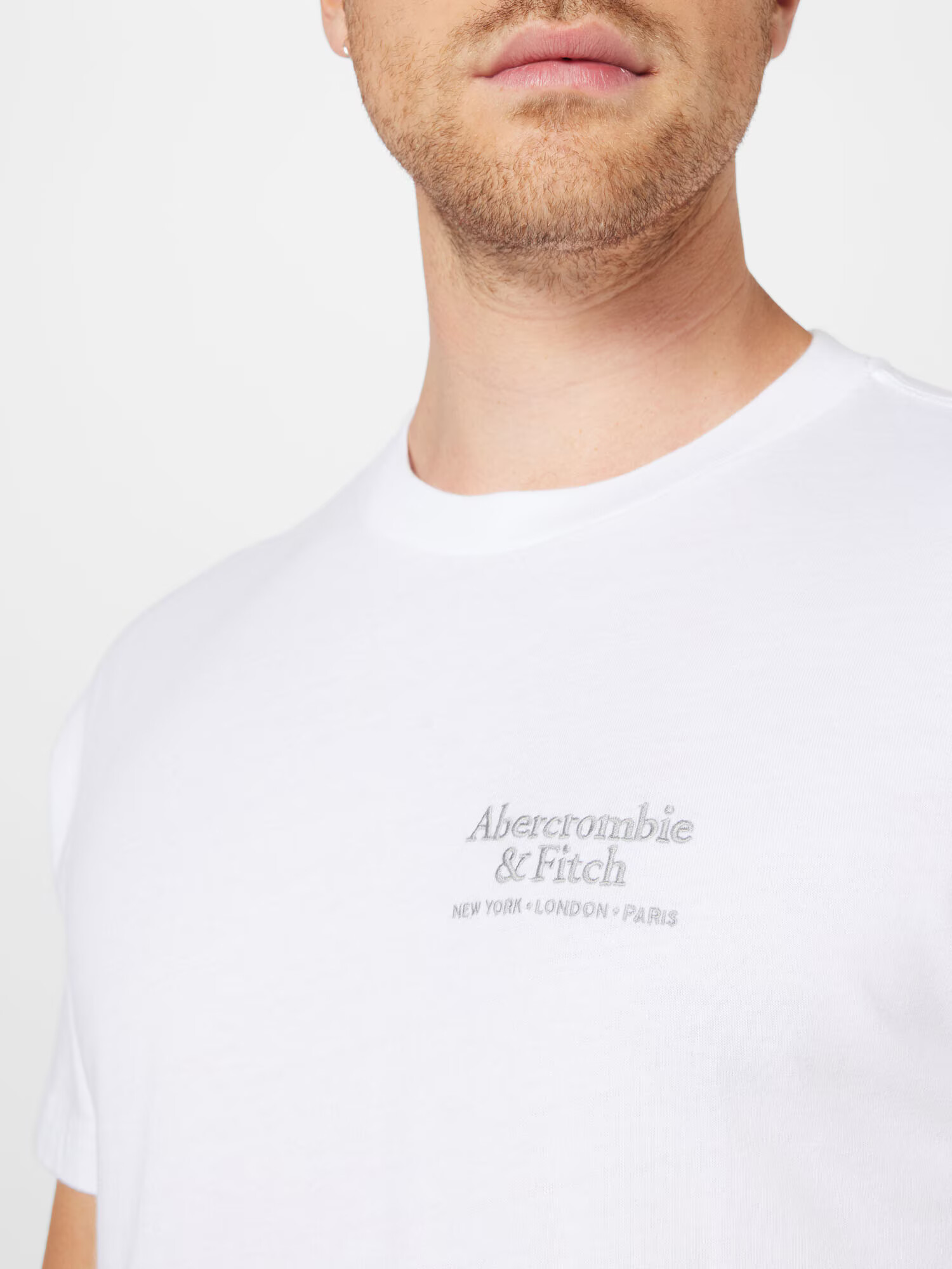 Abercrombie & Fitch Tričko námornícka modrá / hnedá / biela - Pepit.sk