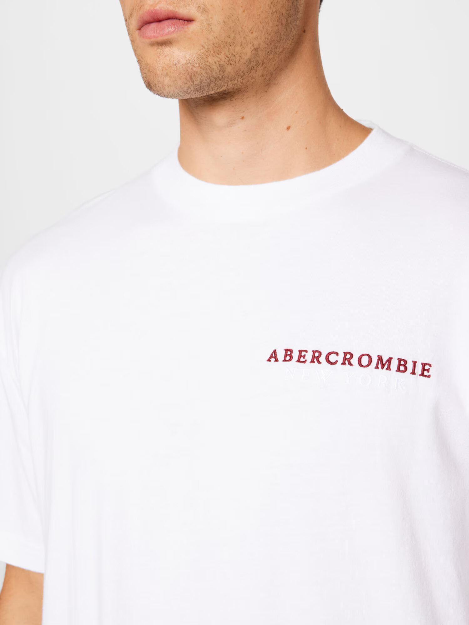 Abercrombie & Fitch Tričko rubínová / biela - Pepit.sk