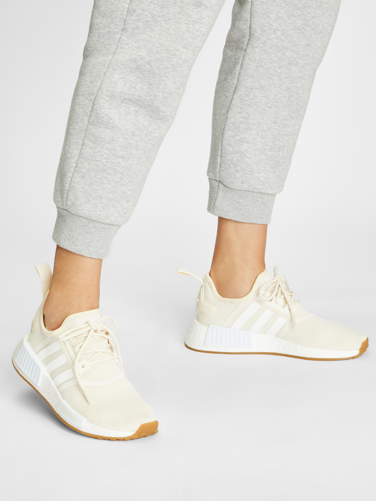 ADIDAS SPORTSWEAR Nízke tenisky 'NMD_R1' nebielená / biela - Pepit.sk