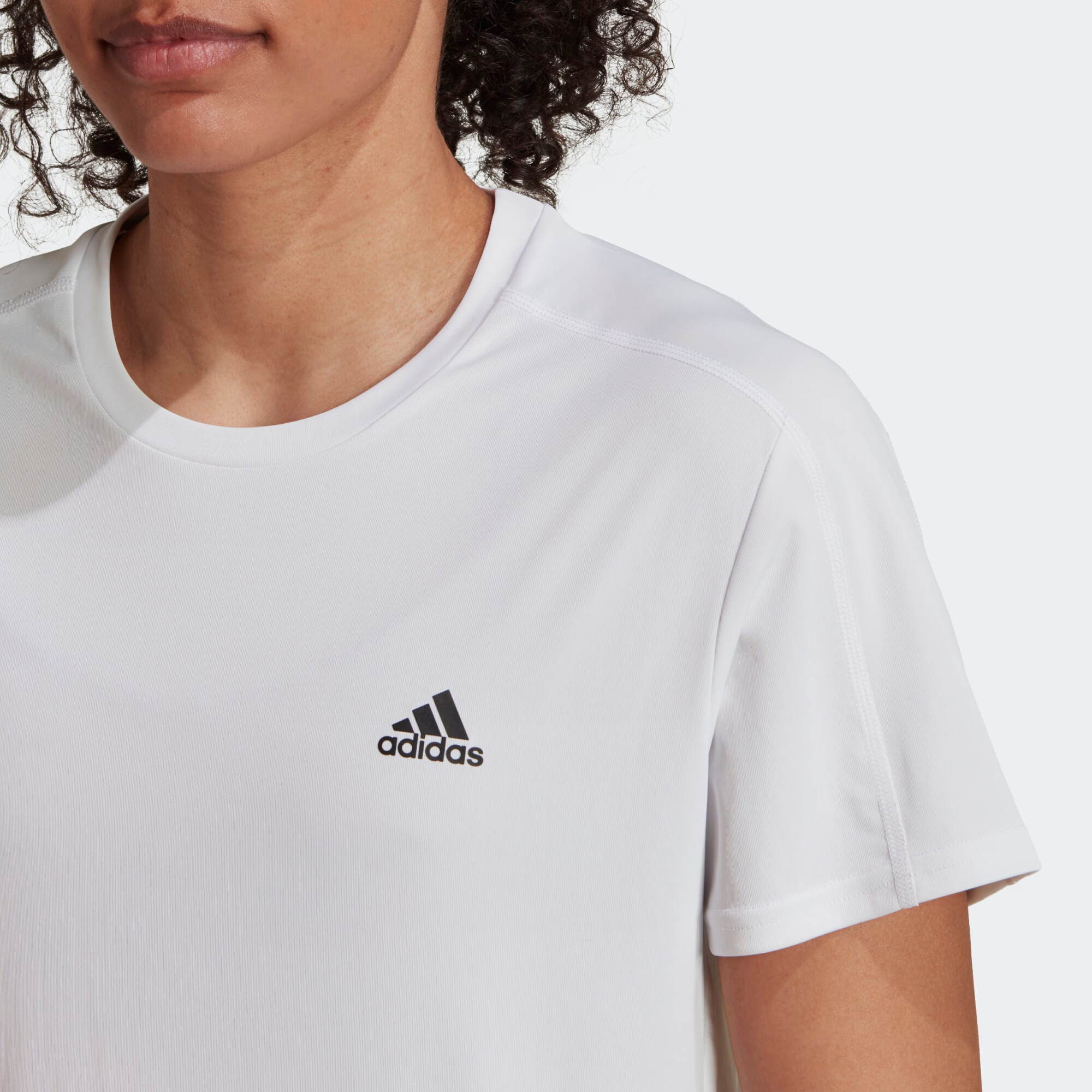 ADIDAS SPORTSWEAR Funkčné tričko 'Run It' čierna / biela - Pepit.sk