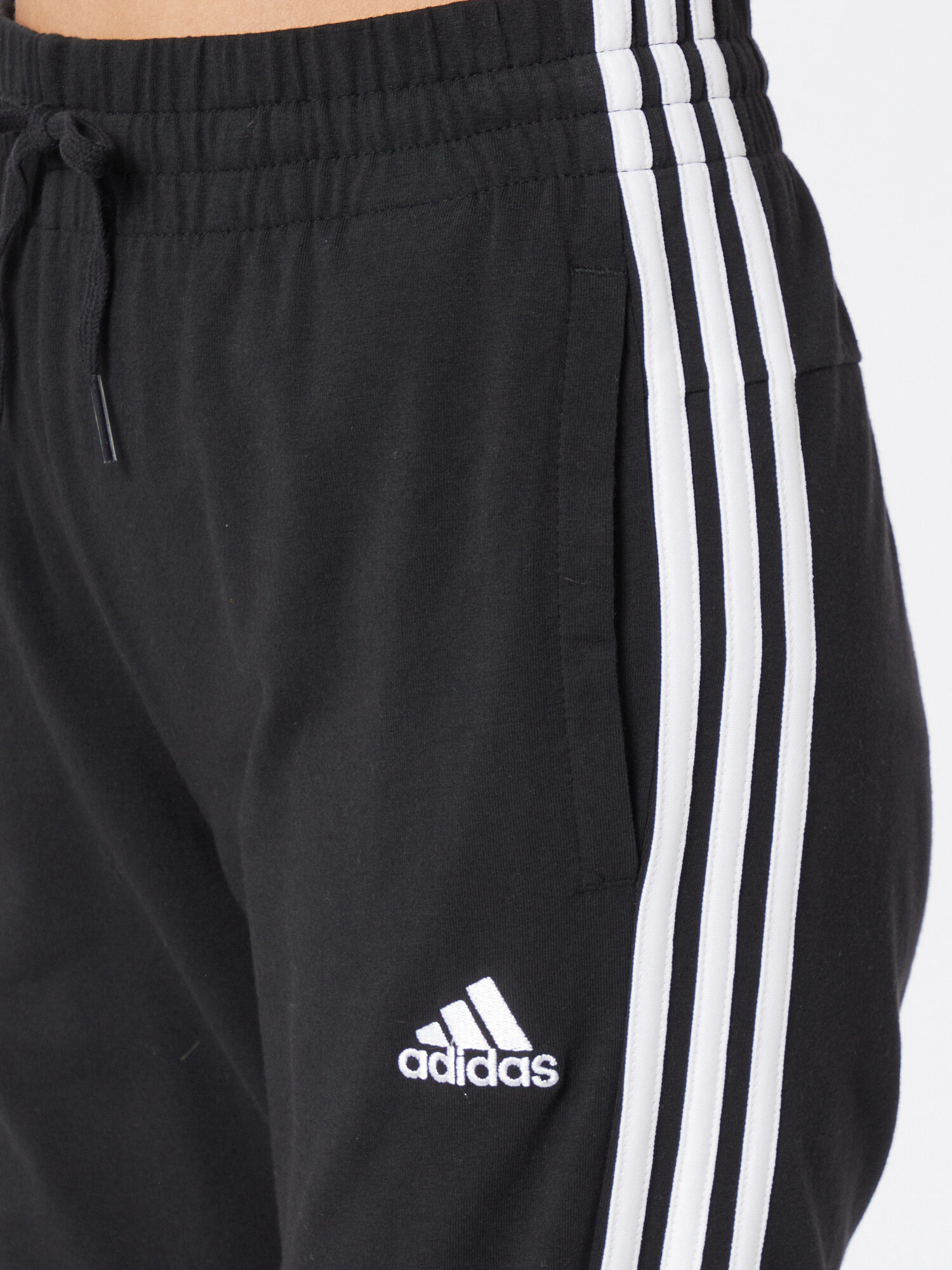 ADIDAS SPORTSWEAR Športové nohavice 'Essentials' čierna / biela - Pepit.sk