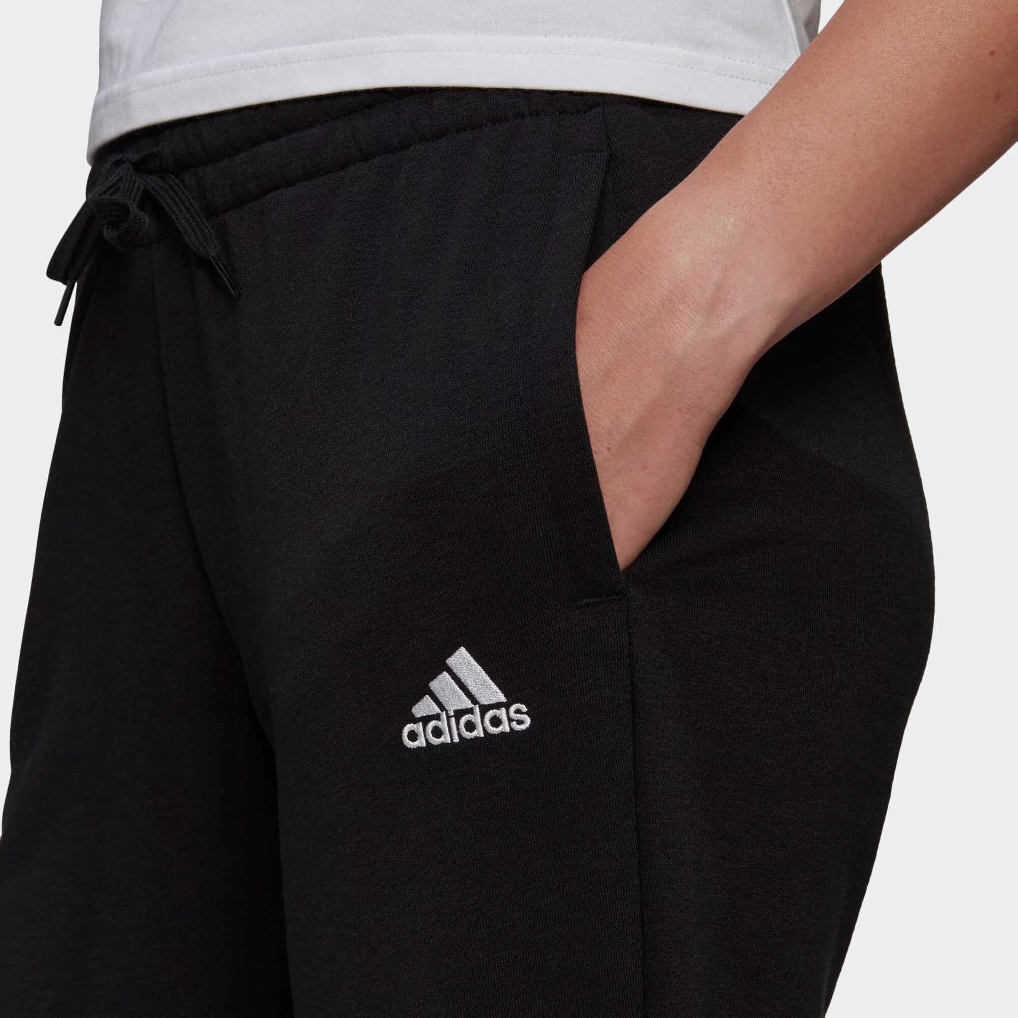 ADIDAS SPORTSWEAR Športové nohavice 'Essentials' čierna / biela - Pepit.sk