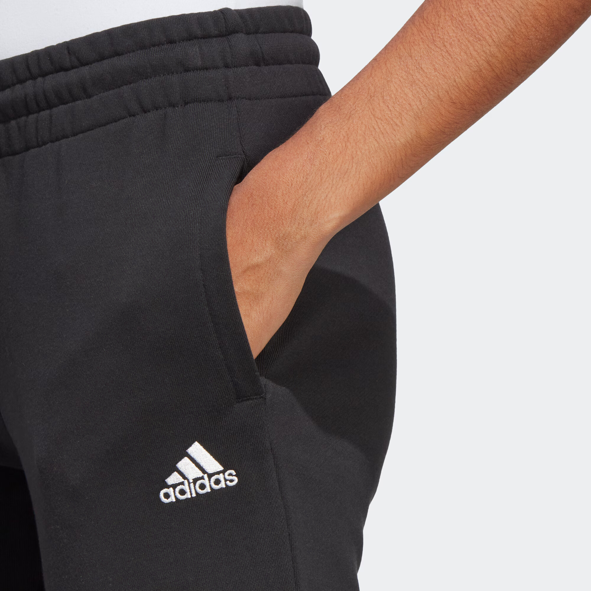 ADIDAS SPORTSWEAR Športové nohavice 'Essentials' čierna / biela - Pepit.sk