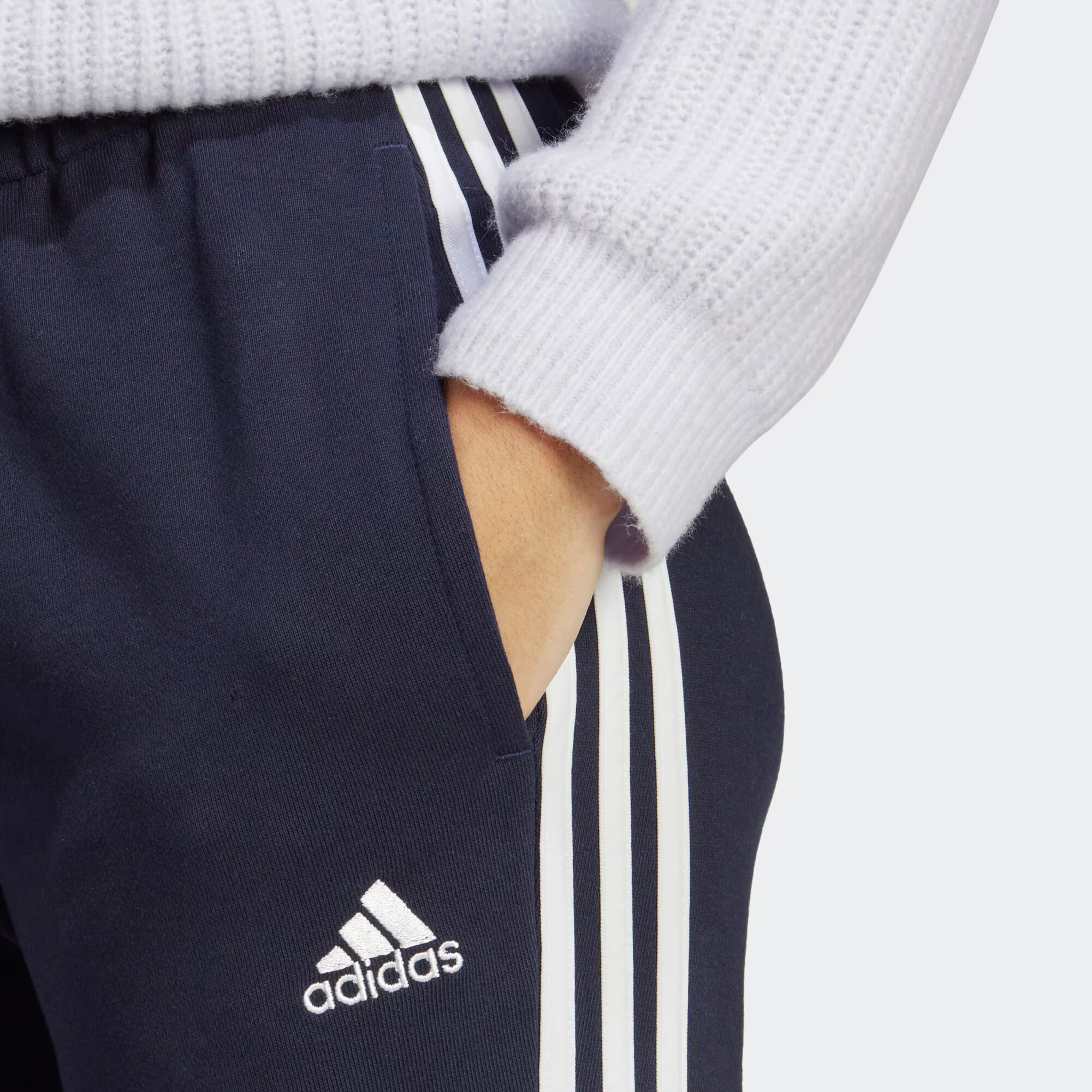 ADIDAS SPORTSWEAR Športové nohavice 'Essentials' námornícka modrá / biela - Pepit.sk