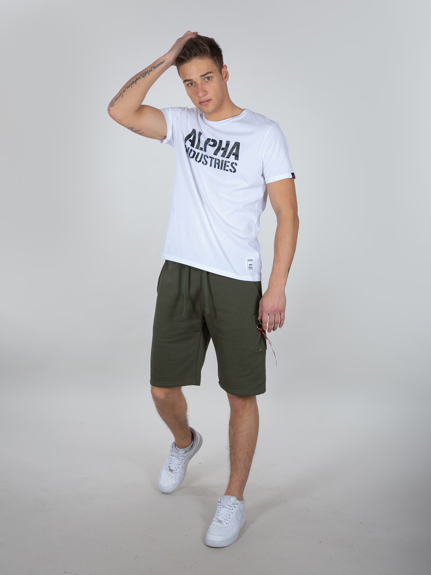 ALPHA INDUSTRIES Nohavice zelená / červená / biela - Pepit.sk