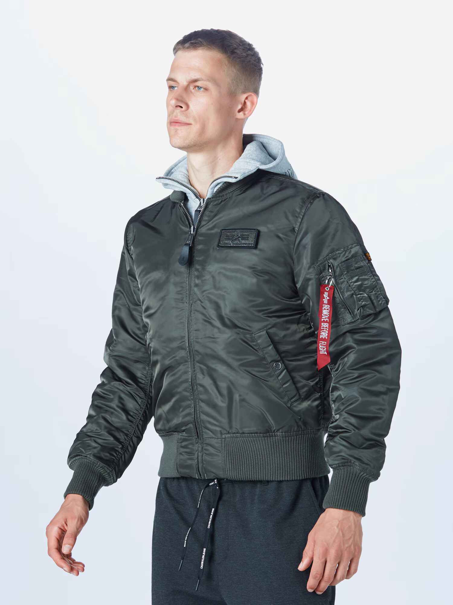 ALPHA INDUSTRIES Prechodná bunda 'MA-1 D-Tec' čadičová / červená / biela - Pepit.sk