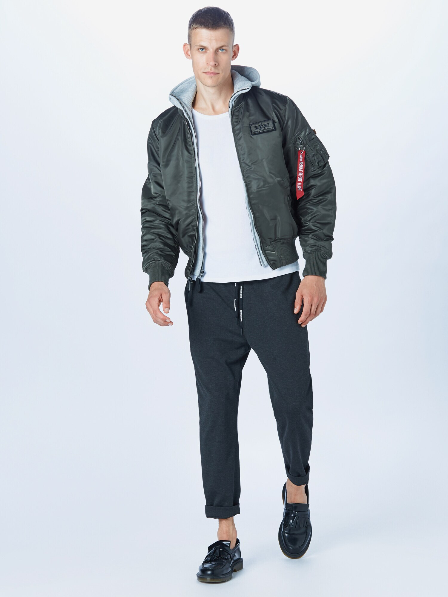 ALPHA INDUSTRIES Prechodná bunda 'MA-1 D-Tec' čadičová / červená / biela - Pepit.sk