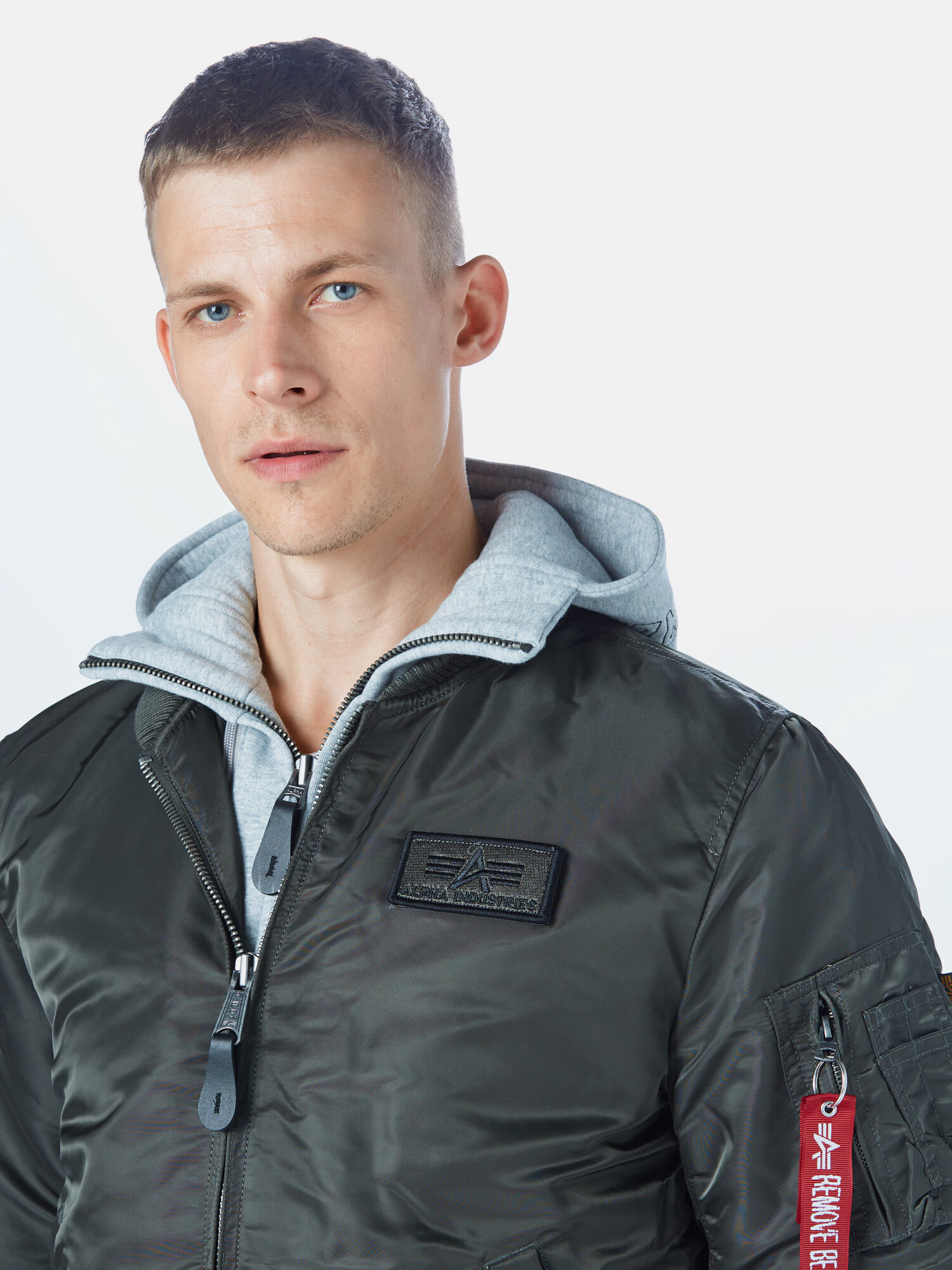 ALPHA INDUSTRIES Prechodná bunda 'MA-1 D-Tec' čadičová / červená / biela - Pepit.sk