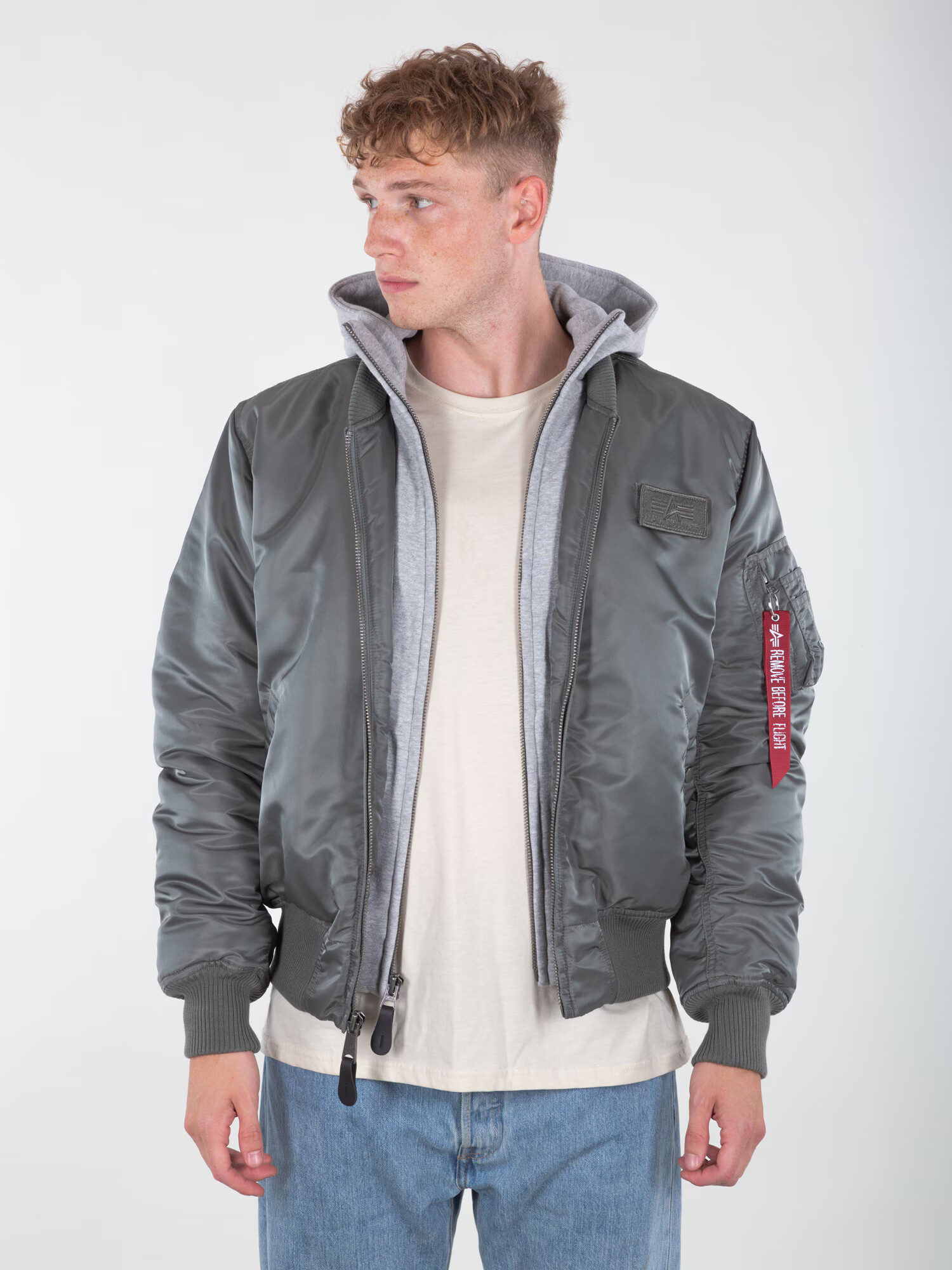 ALPHA INDUSTRIES Prechodná bunda 'MA-1 D-Tec' zelená - Pepit.sk