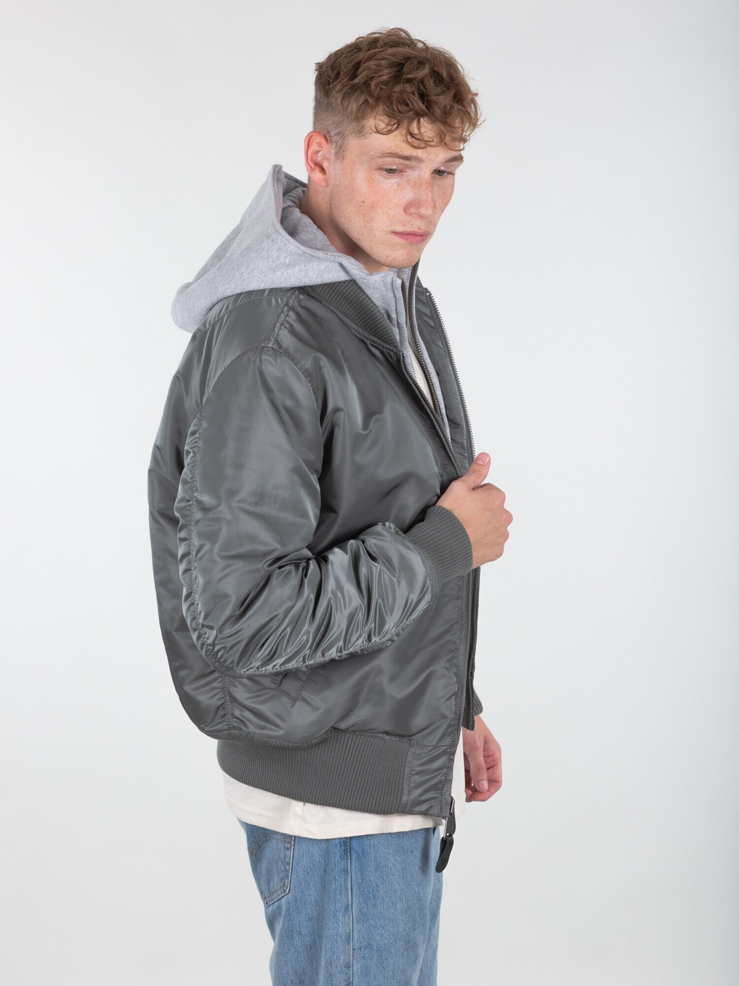 ALPHA INDUSTRIES Prechodná bunda 'MA-1 D-Tec' zelená - Pepit.sk