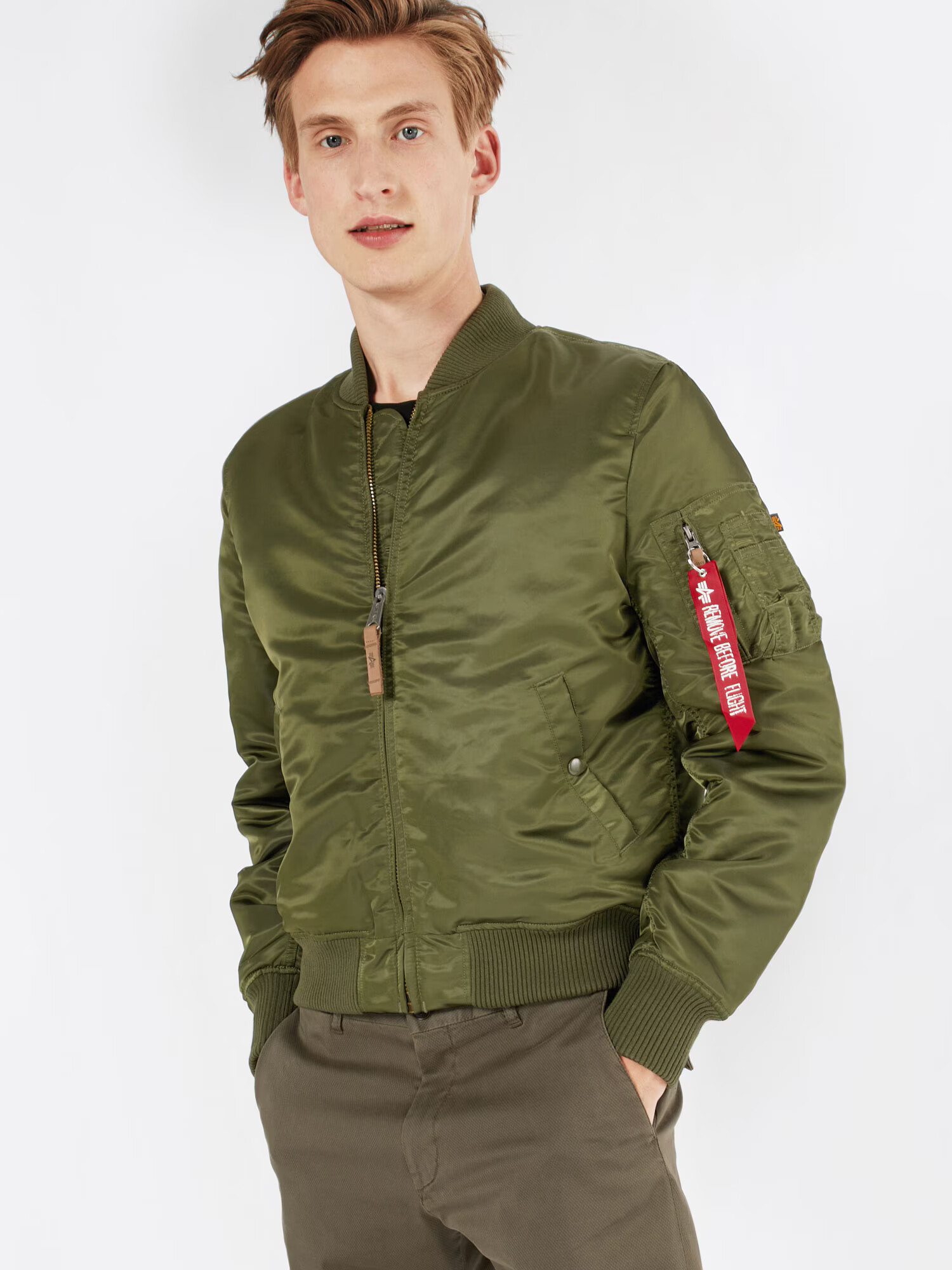 ALPHA INDUSTRIES Prechodná bunda 'MA-1 VF 59' tmavozelená - Pepit.sk