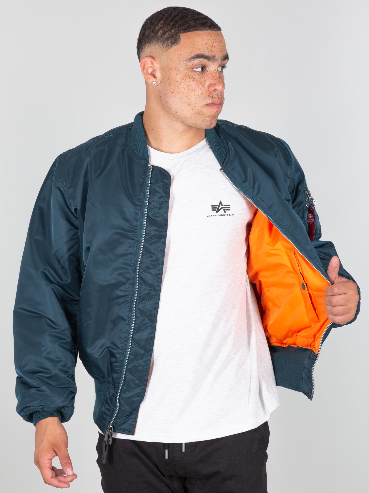 ALPHA INDUSTRIES Prechodná bunda námornícka modrá / oranžová / červená / biela - Pepit.sk