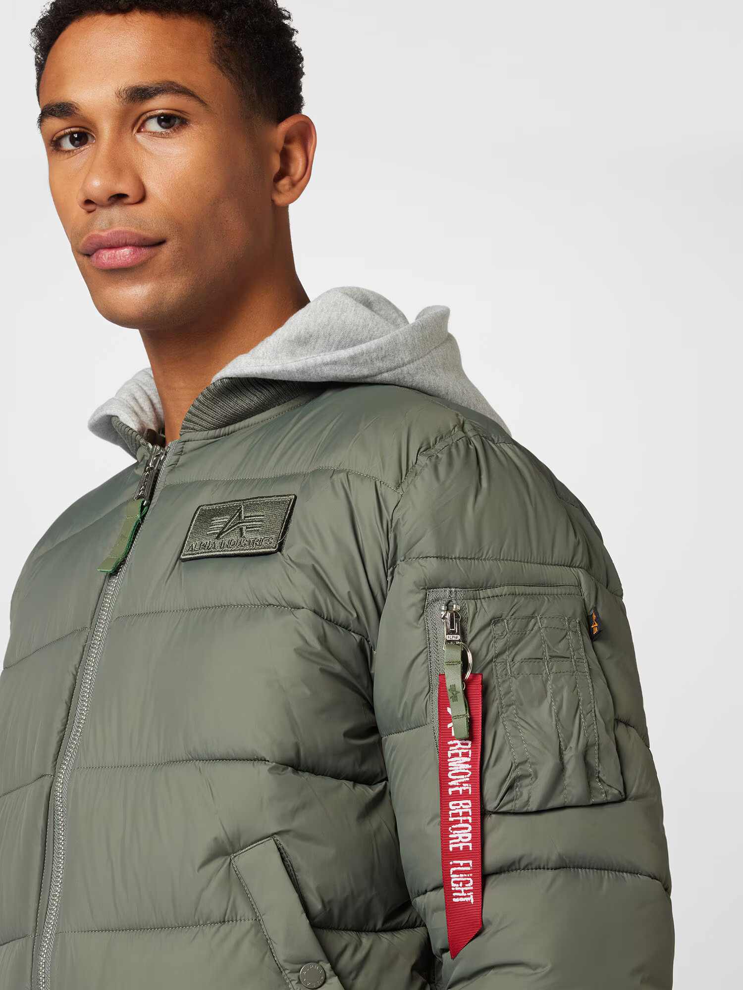 ALPHA INDUSTRIES Prechodná bunda svetlosivá / kaki - Pepit.sk