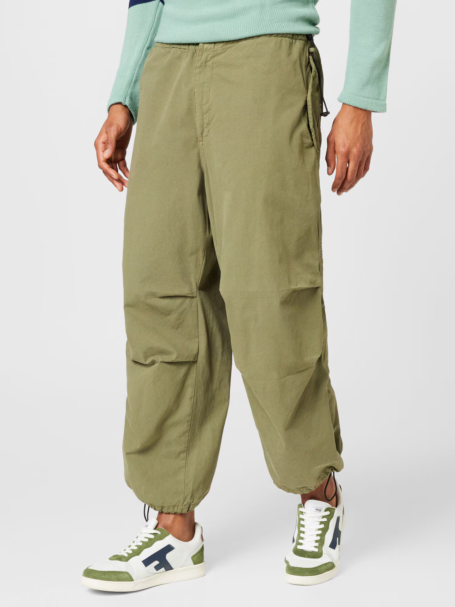 BDG Urban Outfitters Nohavice 'Baggy' kaki - Pepit.sk