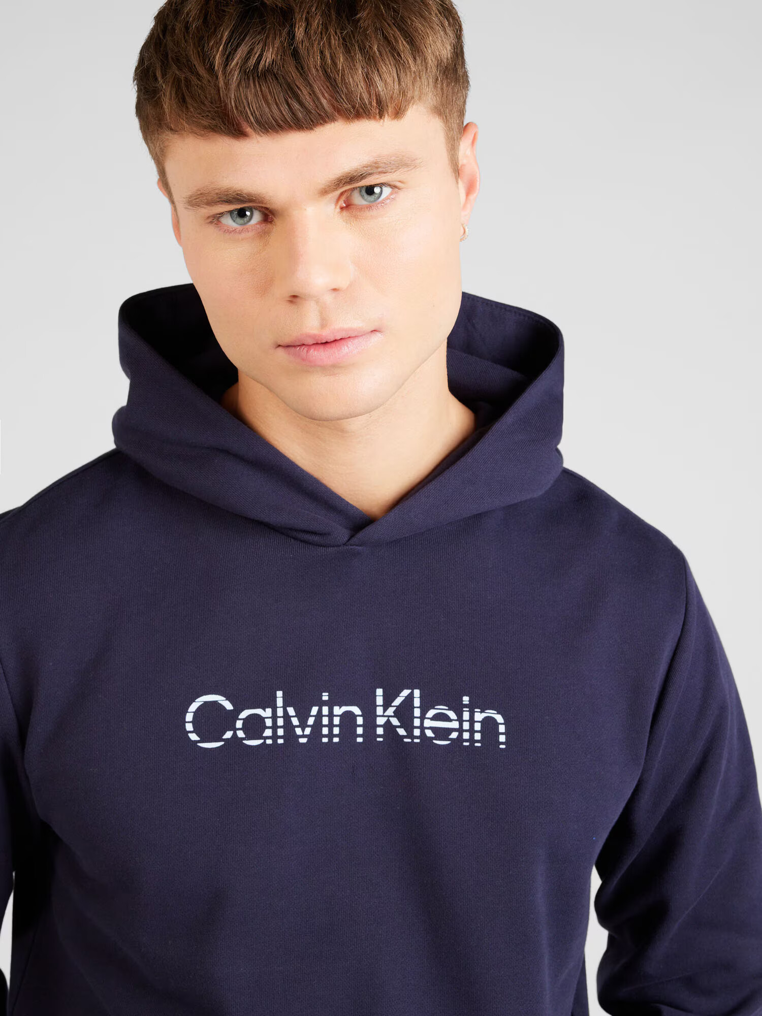 Calvin Klein Mikina tmavomodrá / biela - Pepit.sk