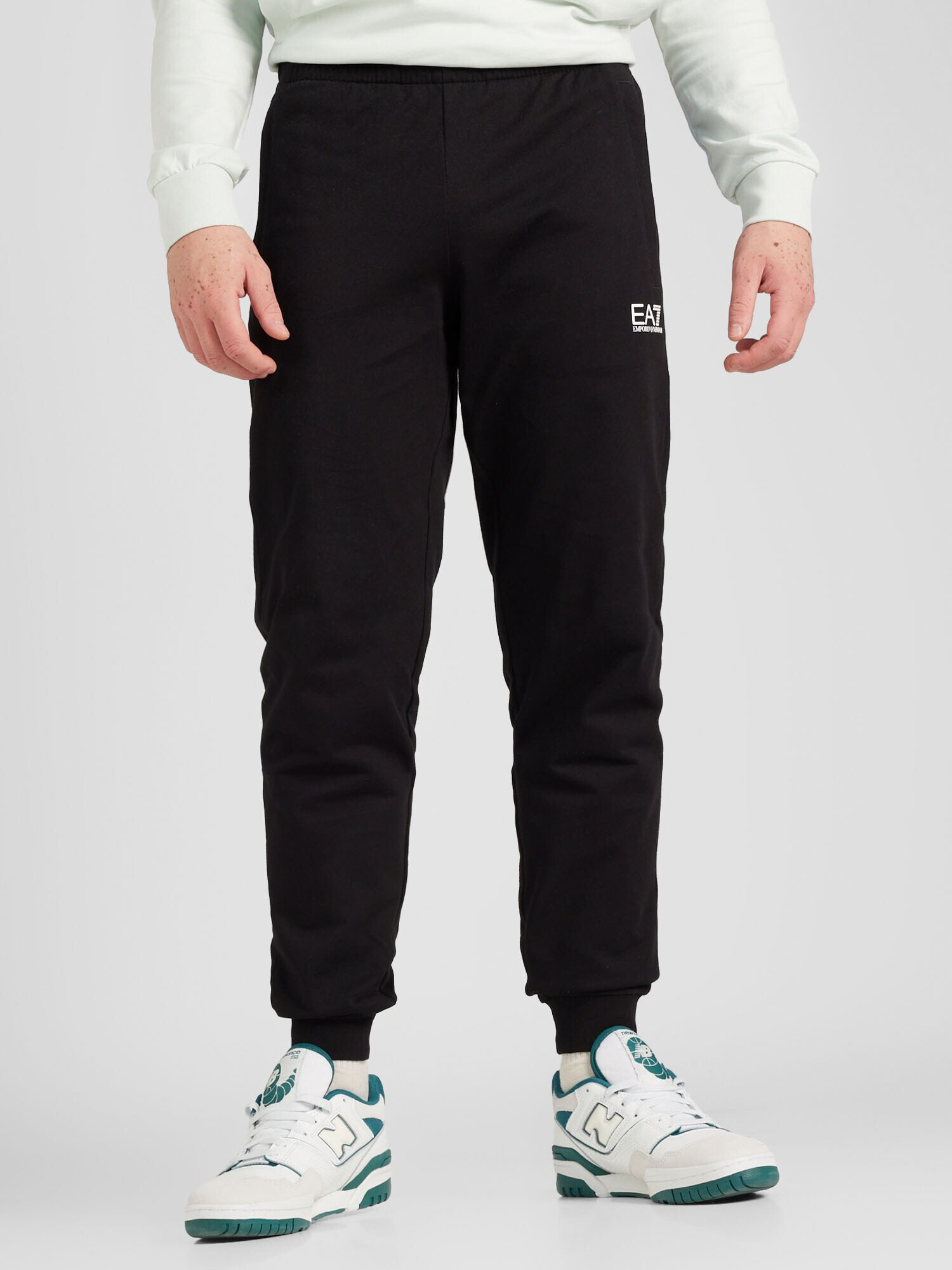 EA7 Emporio Armani Joggingová súprava pastelovo modrá / čierna - Pepit.sk