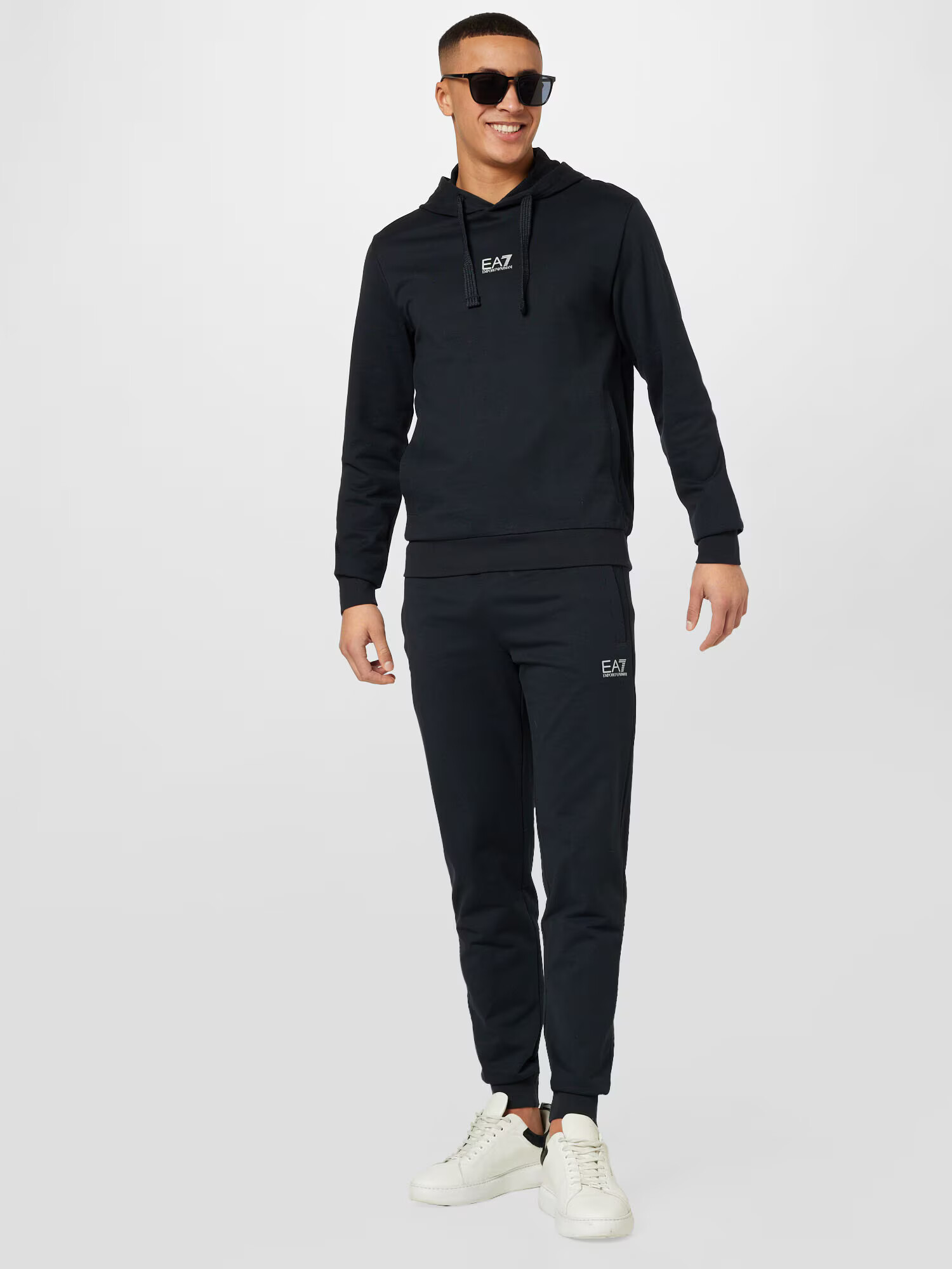 EA7 Emporio Armani Joggingová súprava tmavomodrá / biela - Pepit.sk