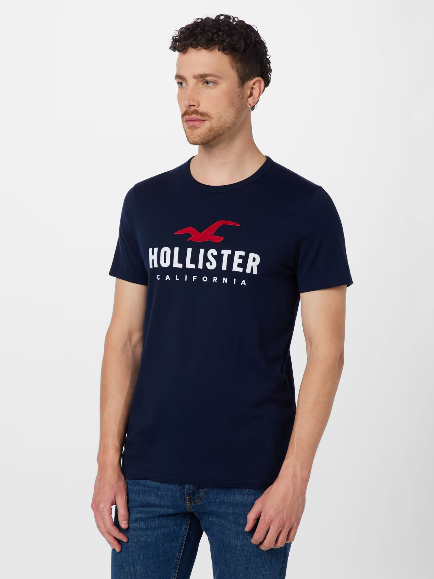 HOLLISTER Tričko 'EMEA' námornícka modrá / červená / biela - Pepit.sk