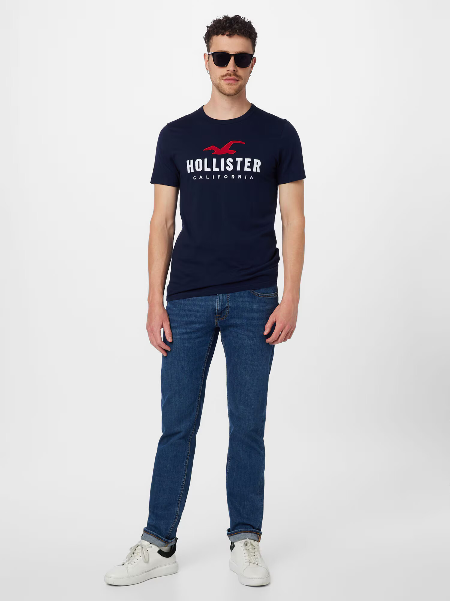 HOLLISTER Tričko 'EMEA' námornícka modrá / červená / biela - Pepit.sk