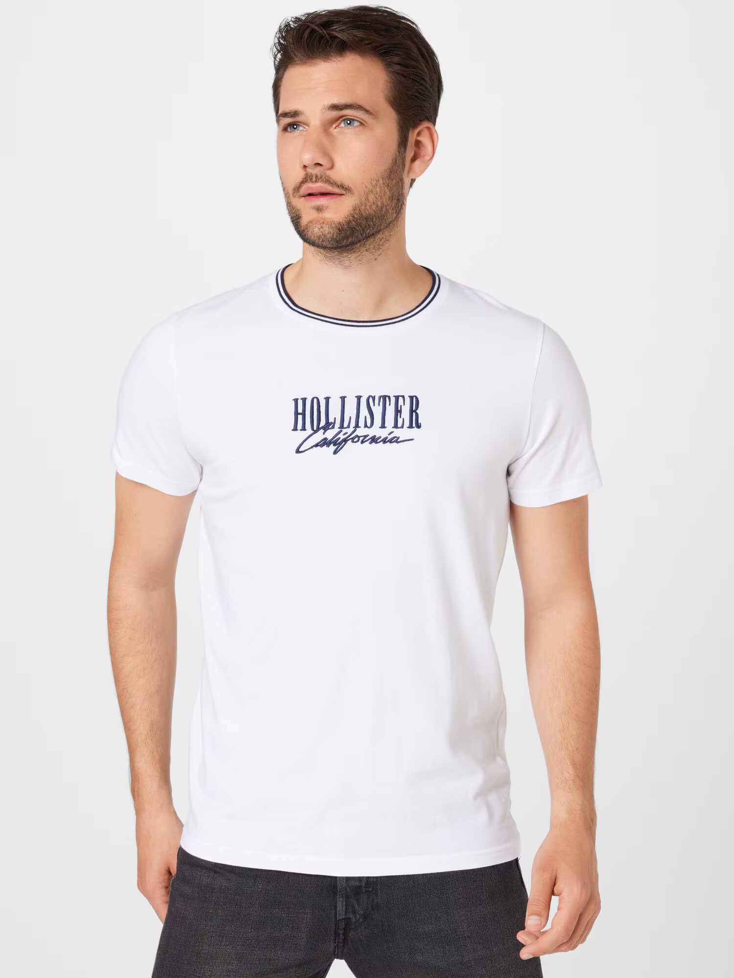 HOLLISTER Tričko 'VARSITY MAR' tmavomodrá / biela - Pepit.sk