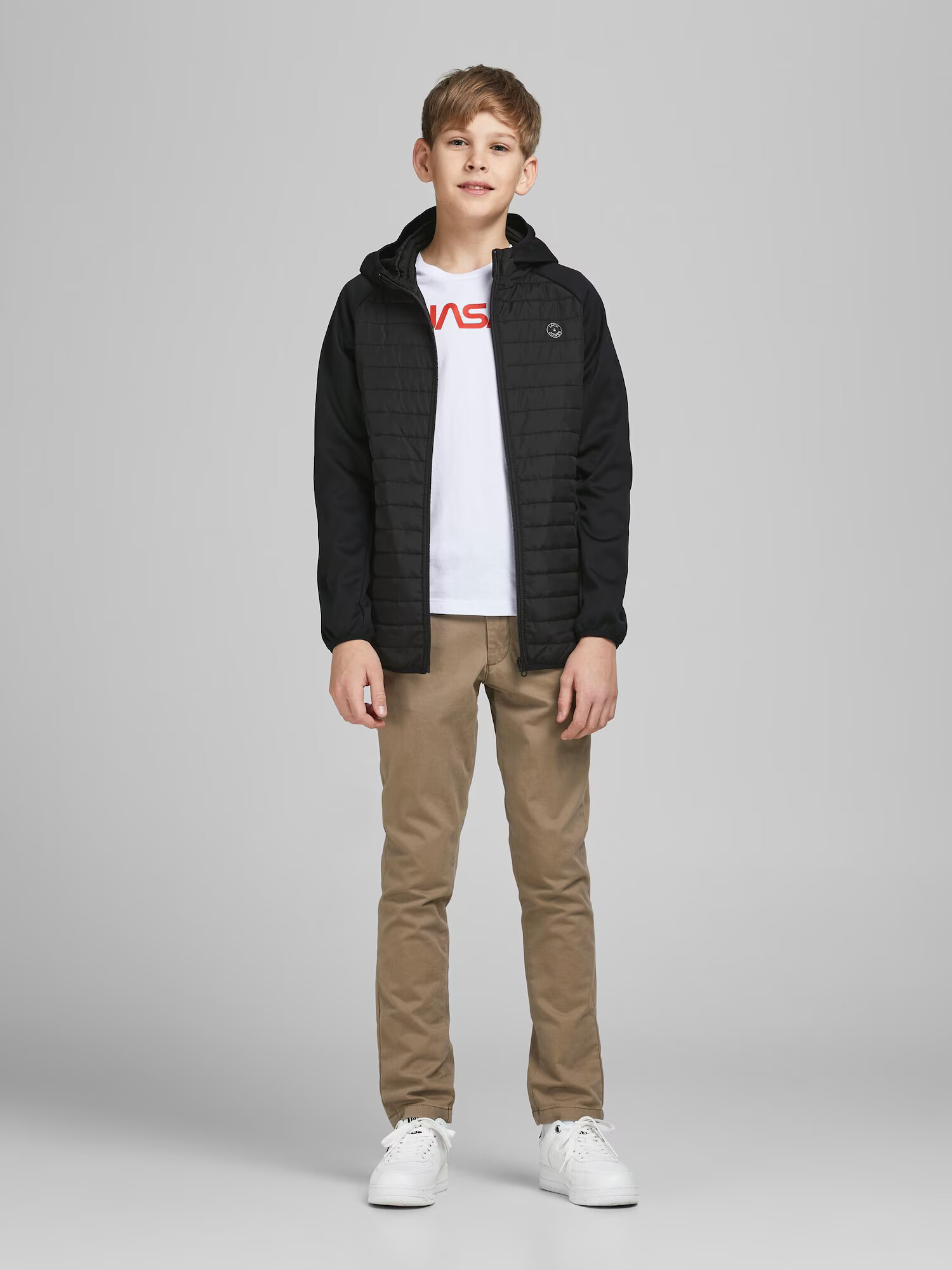 Jack & Jones Junior Prechodná bunda čierna / biela - Pepit.sk