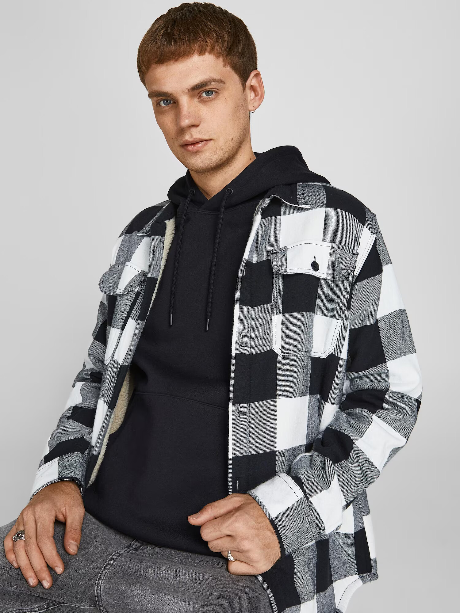 JACK & JONES Mikina čierna - Pepit.sk