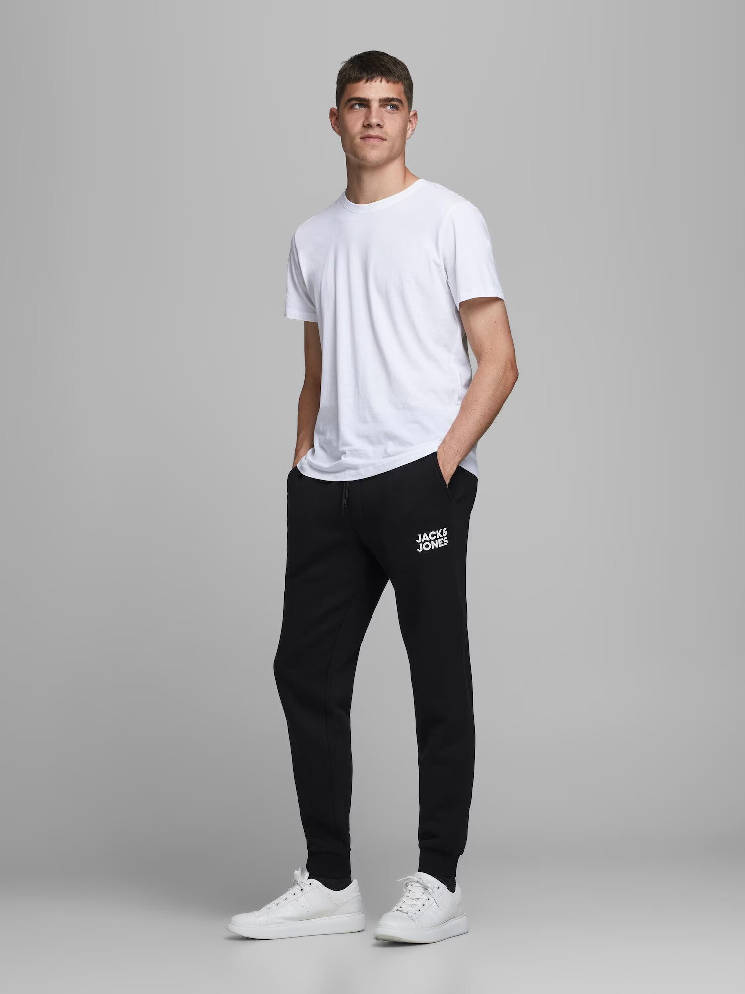 JACK & JONES Nohavice 'Gordon' čierna / biela - Pepit.sk