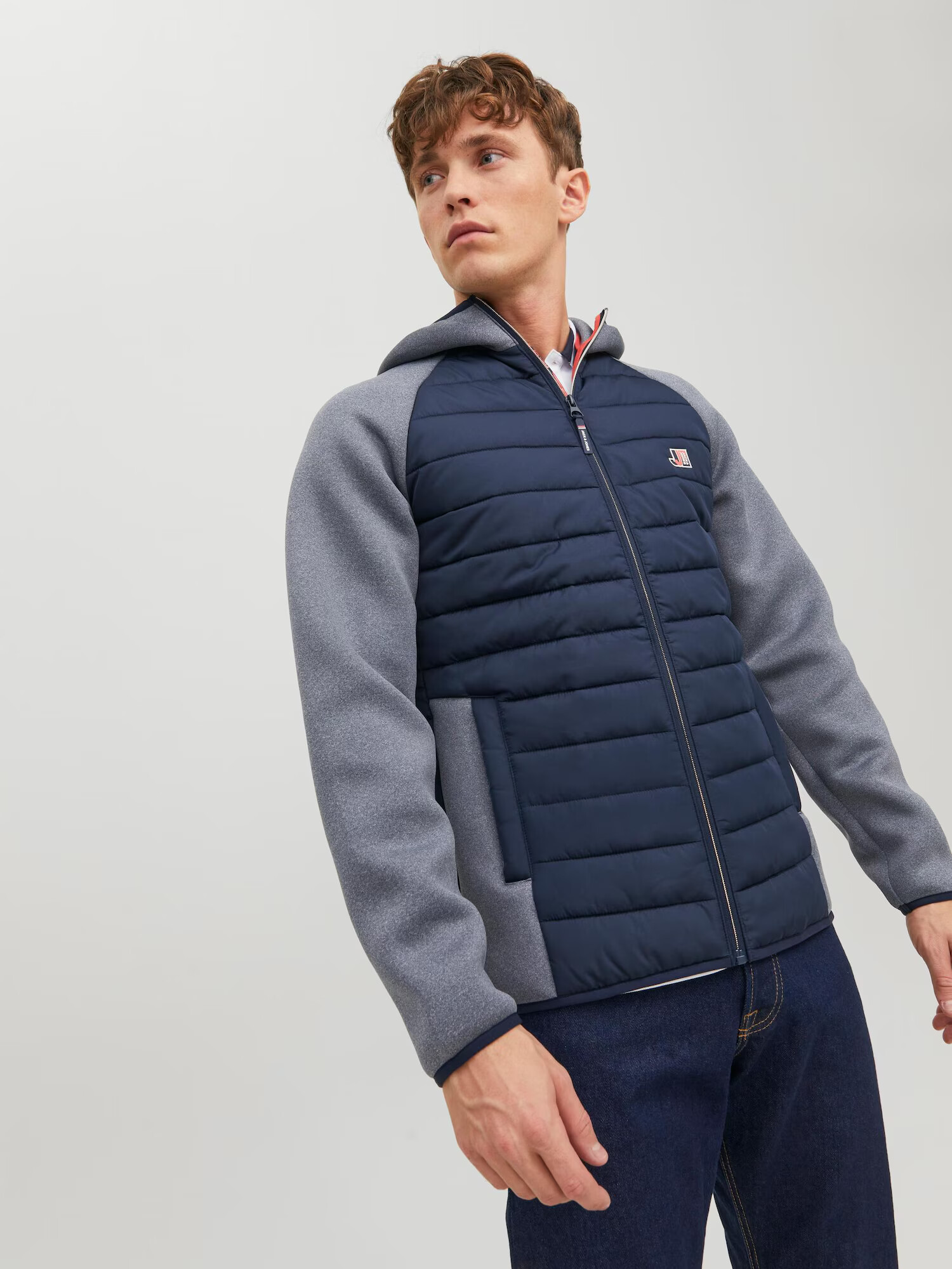 JACK & JONES Prechodná bunda 'Logan' námornícka modrá / modrá melírovaná / červená / biela - Pepit.sk