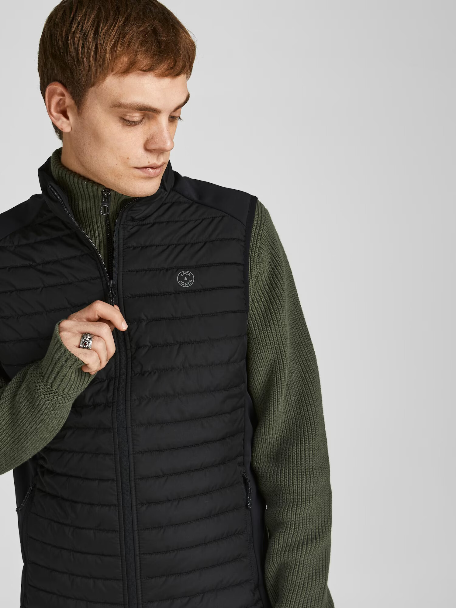 JACK & JONES Vesta čierna - Pepit.sk