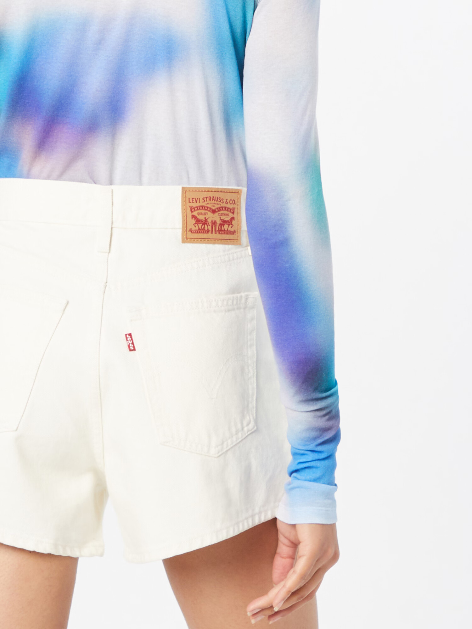 LEVI'S Džínsy 'HIGH WAISTED MOM SHORT' biely denim - Pepit.sk