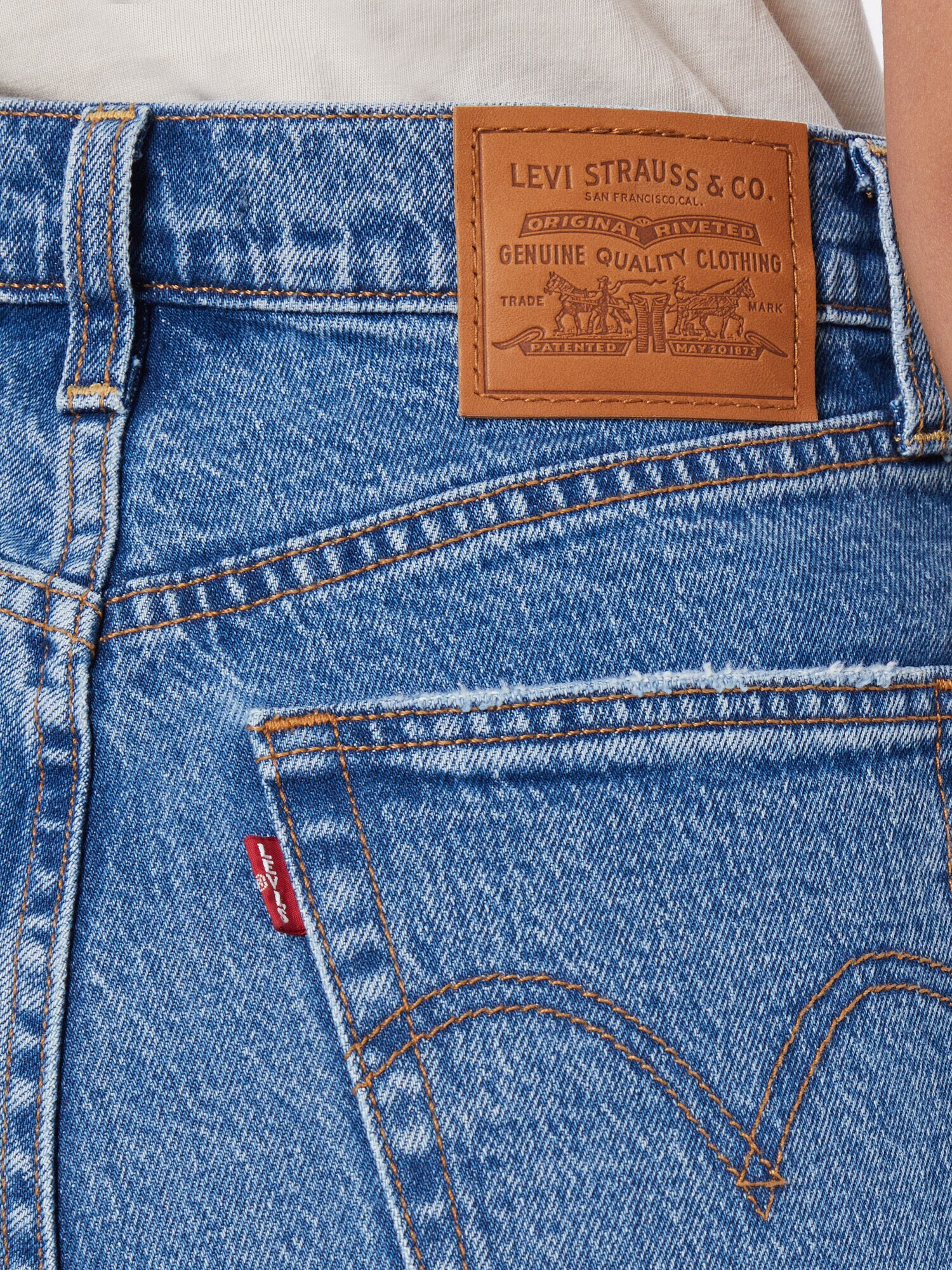 LEVI'S ® Džínsy modrá denim / hnedá / krvavo červená / biela - Pepit.sk