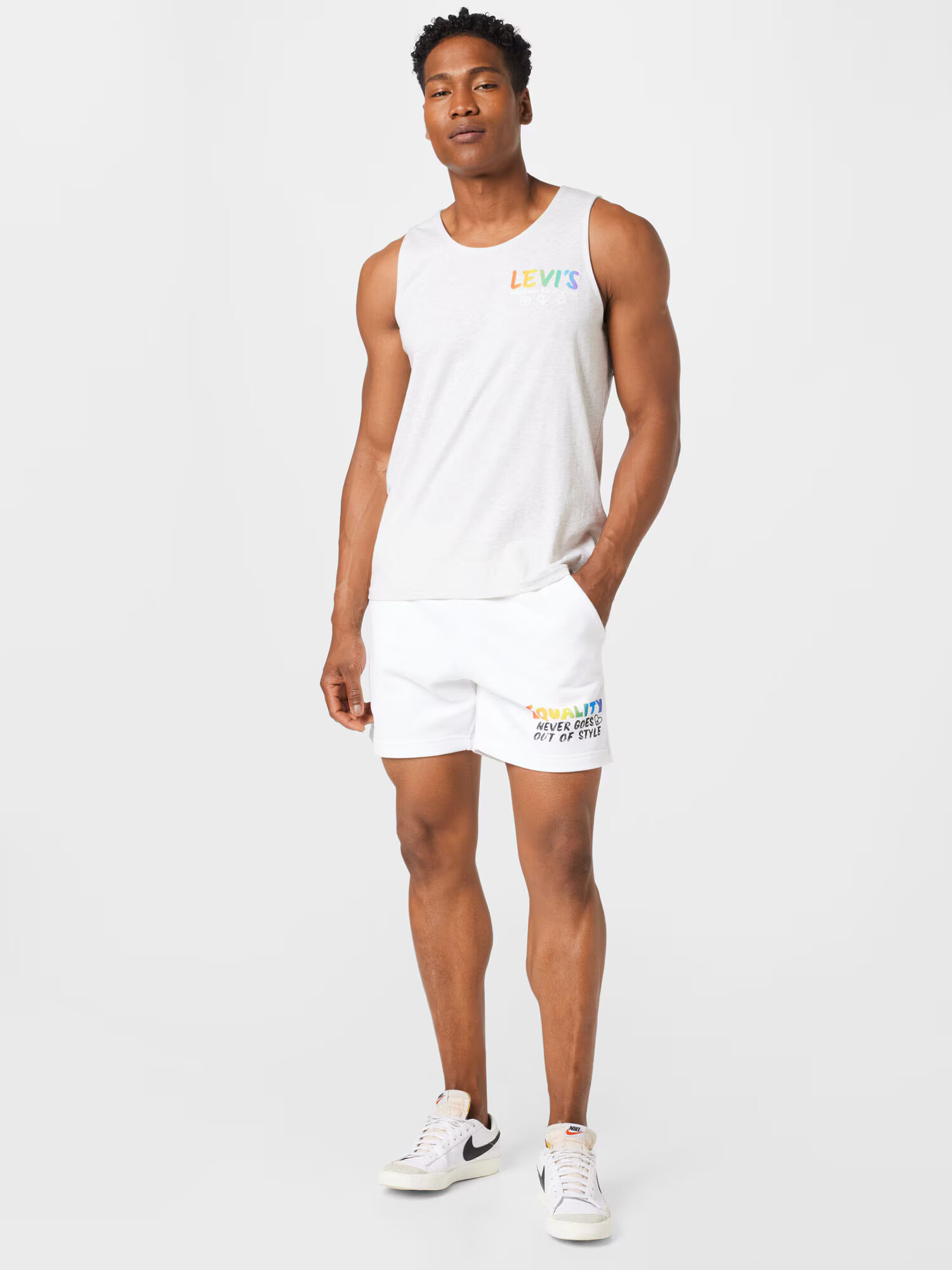 LEVI'S Nohavice 'RT GRAPHIC SWEATSHORT NEUTRALS' zmiešané farby / biela - Pepit.sk