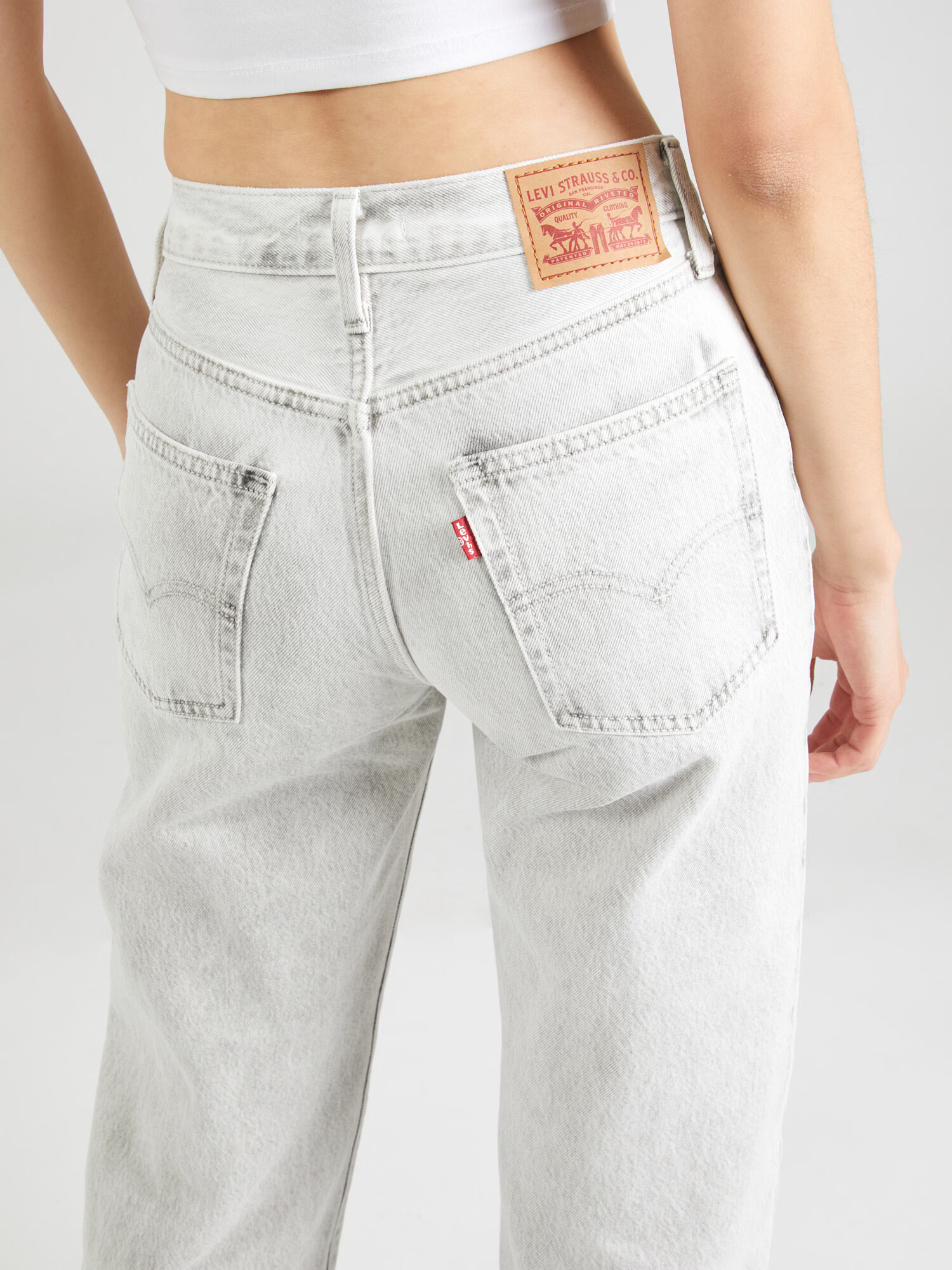 LEVI'S ® Džínsy '94' svetlosivá - Pepit.sk