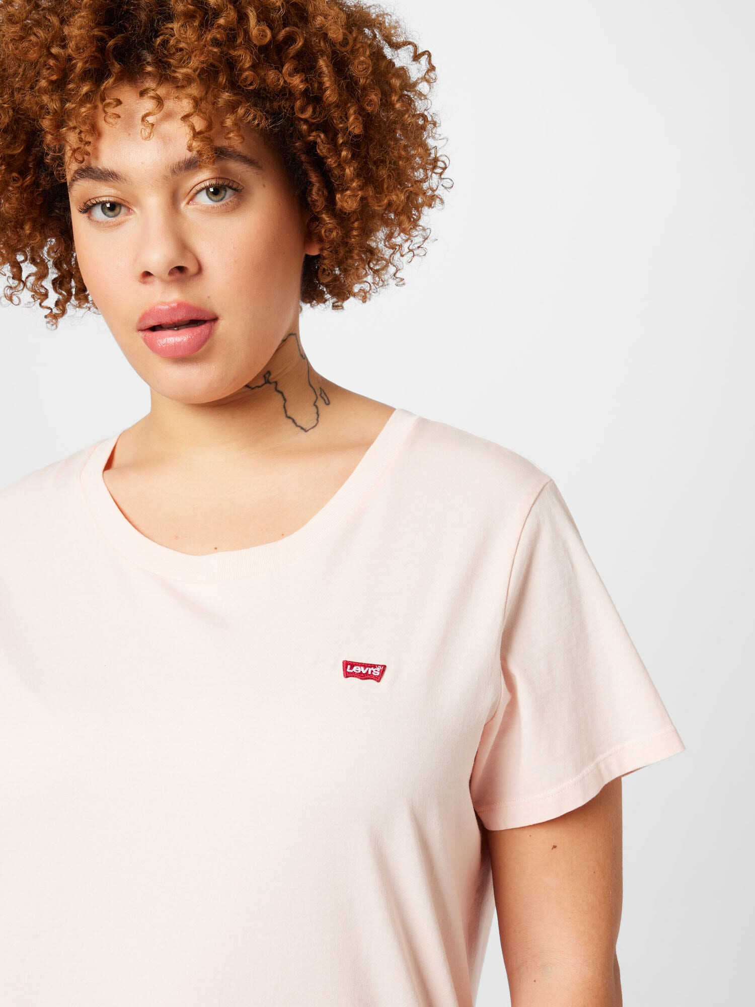 Levi's® Plus Tričko rosé / červená / biela - Pepit.sk