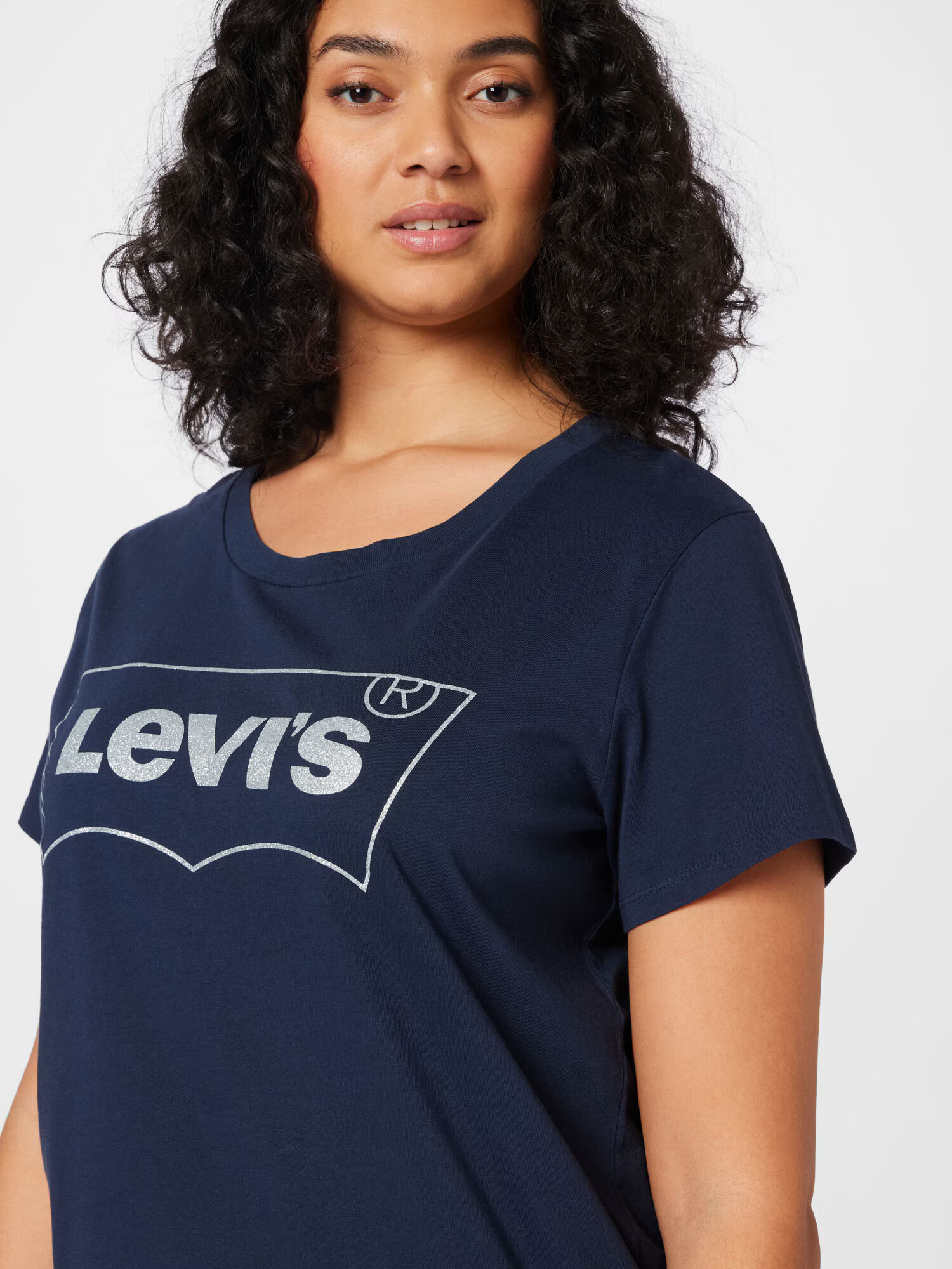 Levi's® Plus Tričko tmavomodrá / strieborná - Pepit.sk