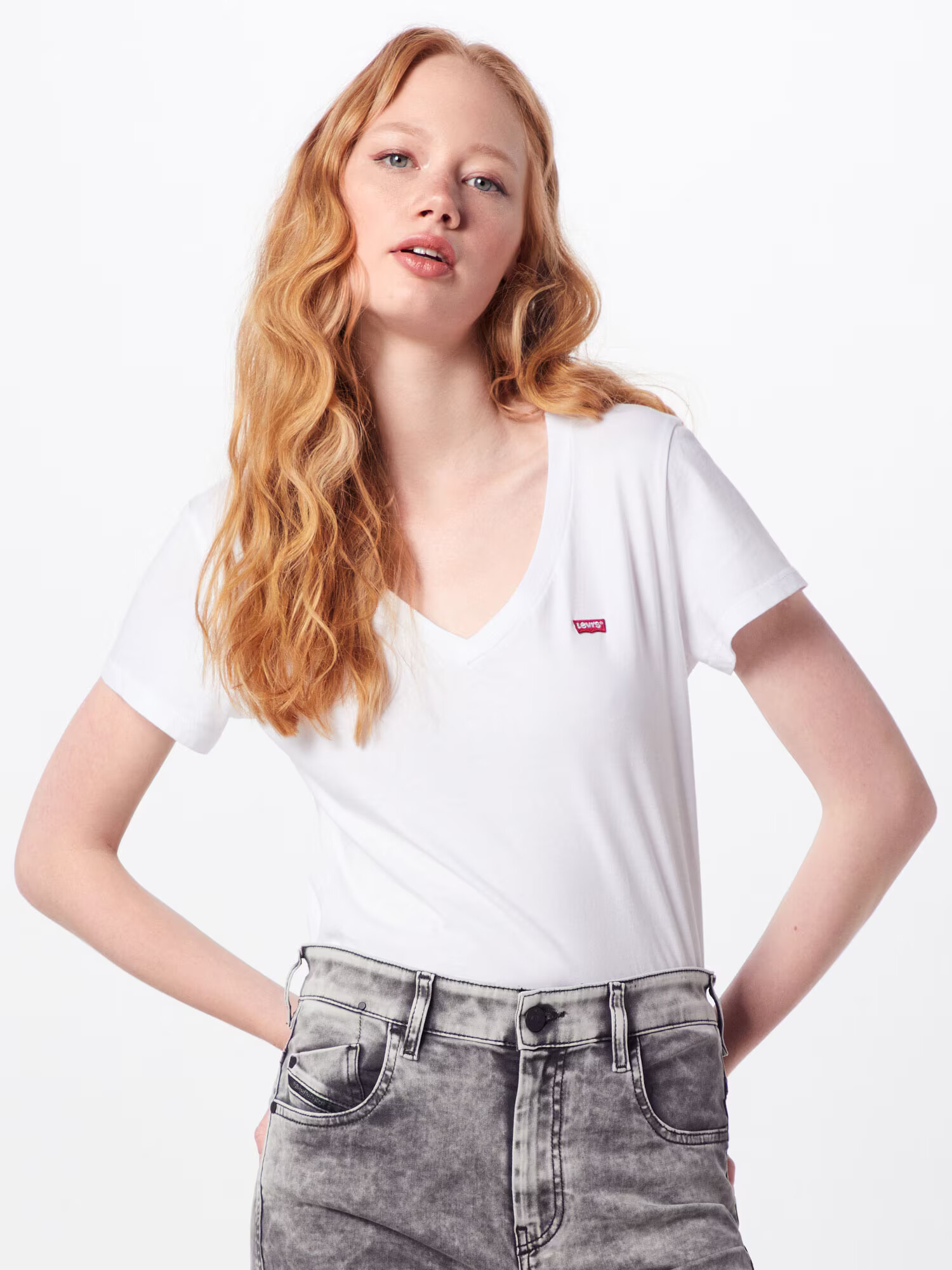 LEVI'S Tričko 'PERFECT VNECK NEUTRALS' červená / biela - Pepit.sk