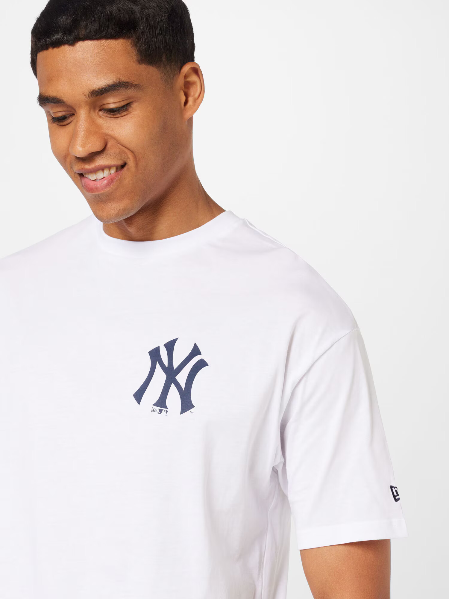 NEW ERA Tričko 'New York Yankees' sivá / červená / čierna / biela - Pepit.sk