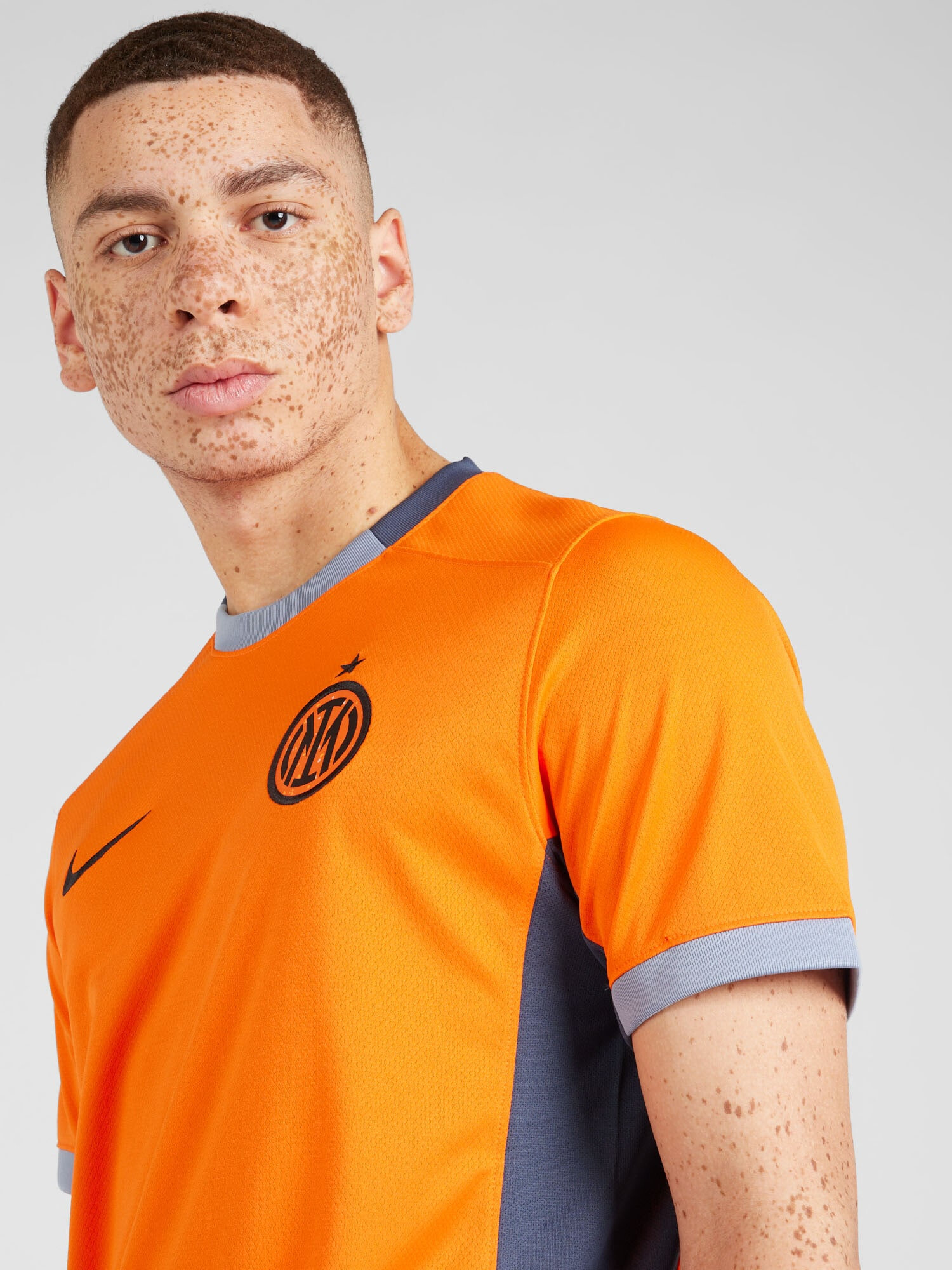 NIKE Funkčné tričko 'INTER' svetlosivá / oranžová / čierna - Pepit.sk