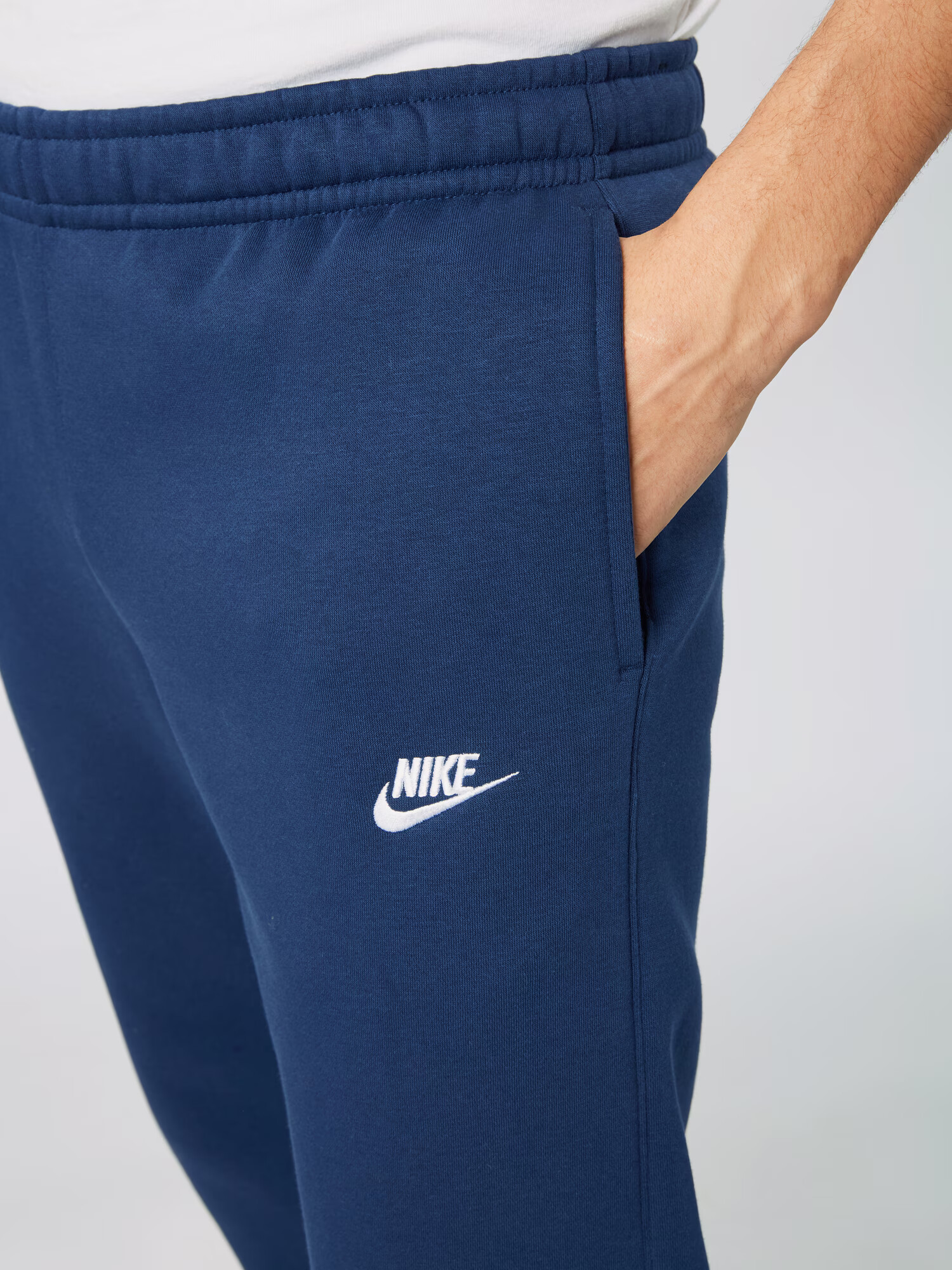 Nike Sportswear Nohavice 'Club Fleece' námornícka modrá / biela - Pepit.sk