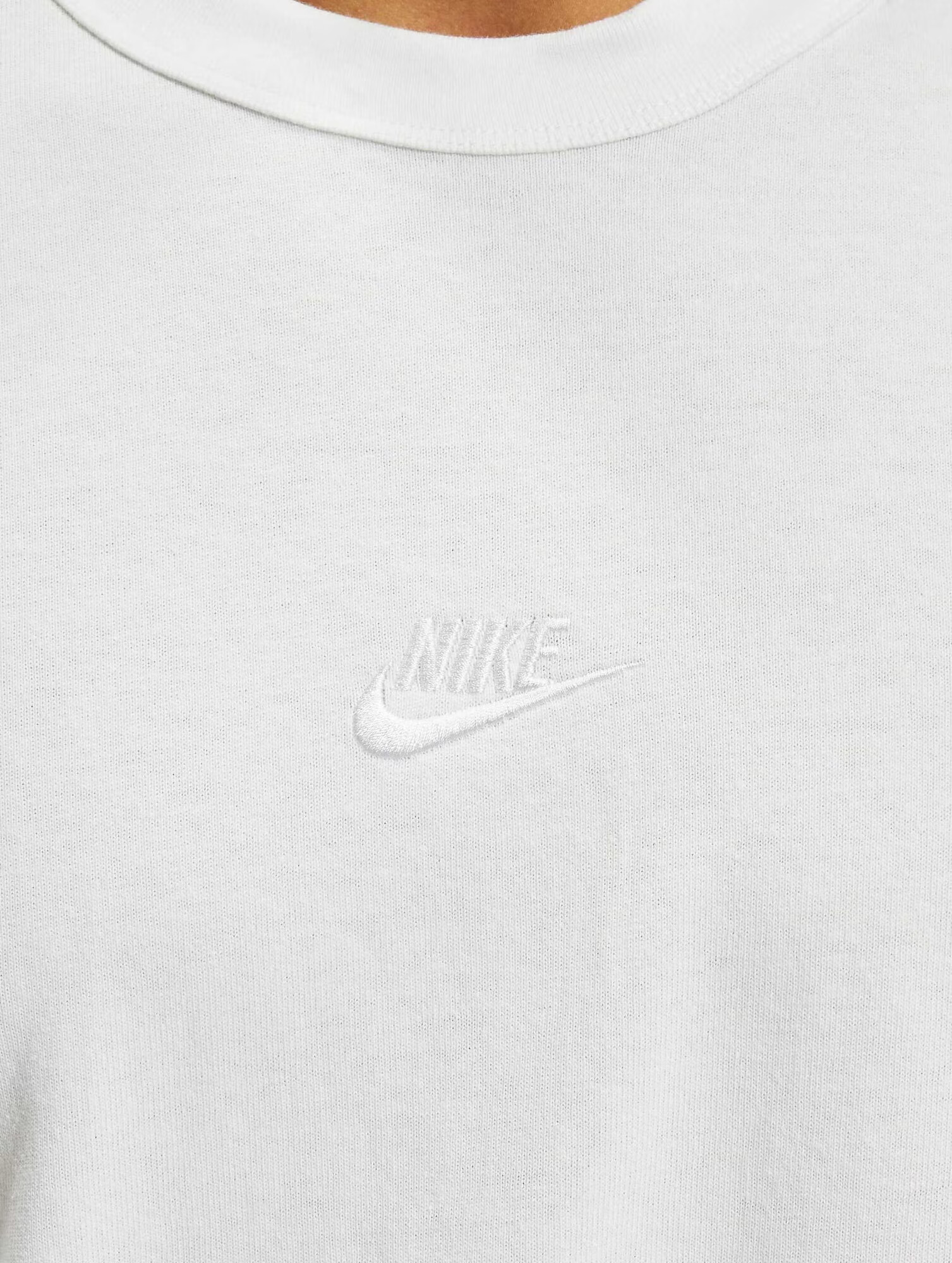 Nike Sportswear Funkčné tričko 'Esential' čierna / biela - Pepit.sk